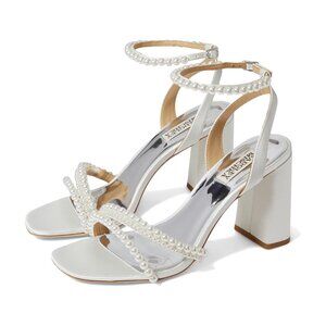 NWOB Badgley Mischka Feisty White Pearl Heeled Sandals - 7.5